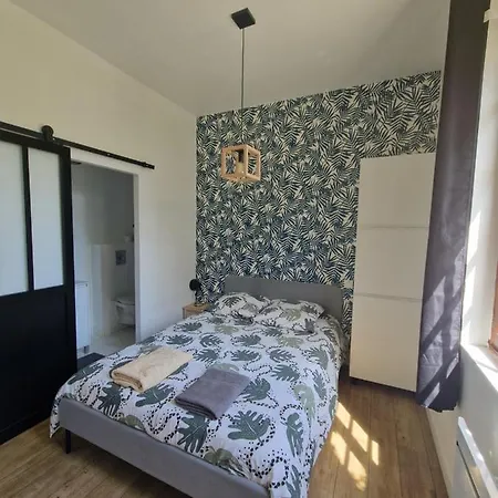 2 Flat Apartment