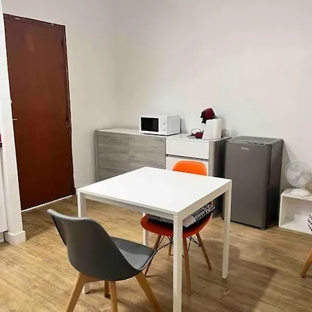 2 Flat Apartment